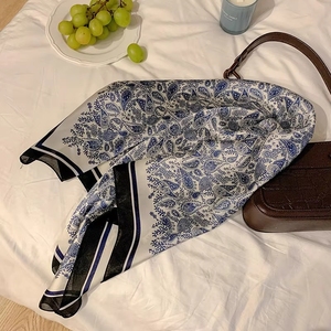 Elegante Foulard Piccolo Stile Coreano, Versatile e alla Moda, Decorativo Estivo, Quadrato, Sottile, per Capelli - Product Image 4