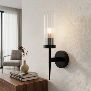 Lámpara de Pared Negra Minimalista Vera con Pantalla de Vidrio Cilíndrico Acanalado Transparente para Decoración de Dormitorio o Pasillo - Product Image 1