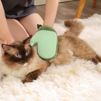 Gant anti-poils pour le toilettage des chiens et des chats