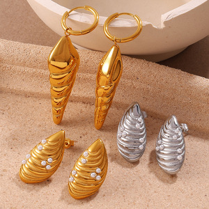 ต่างหูแฟชั่นทรงหยดน้ำ ดีไซน์เปลือกหอย ชุบทอง 18K สแตนเลสสตีล สำหรับงานปาร์ตี้ เครื่องประดับผู้หญิง รูปทรงไม่สมมาตร - Product Image 2
