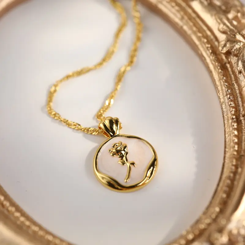 French Retro Jewelry Gold Filled Water Wave Chain Tulip Flowers Choker Necklace Elegant Rose Flower Round Pendant Necklace Women