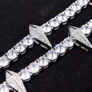 สร้อยคอแฟชั่นดีไซน์ชุบทองคำแท้ 925 เงินสเตอร์ลิง ประดับเพชรโมอิสซาไนต์ทรงบริลเลียนต์คัต ระดับ VVS พร้อมใบรับรอง GRA ลายเสือดำ - Product Image 4