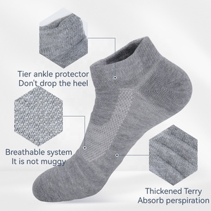 LINGTU Chaussettes de cyclisme pour la course à pied Chaussettes athlétiques à séchage rapide respirantes Chaussettes de sport pour hommes Chaussettes de course à la cheville Chaussettes Meias Ciclismo - Product Image 3