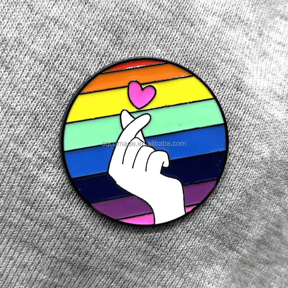 Pin kerah kustom cinta adalah cinta LGBT bangga bendera pelangi bros Enamel lembut pakaian Pin lencana