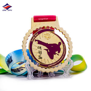 เหรียญรางวัลลองจือหยู อายุ 16 ปี ผู้ผลิตเหรียญรางวัลสำหรับมวยปล้ำ ยูโด คาราเต้ รับผลิตตามสั่ง เหรียญรางวัลสำหรับผู้หญิง ขายส่งเหรียญรางวัลยิวยิตสูสีทอง - Product Image 4