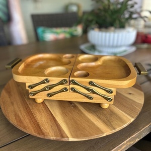 Plateau de service mobile extensible à 3 niveaux en bois, style Mid-Century Modern, avec logo personnalisé, compatible lave-vaisselle, réutilisable - Product Image 1