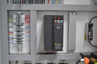 Router CNC de 4 Ejes con Eje Inclinable, Cabezal Giratorio de 180 Grados, Máquina de Procesamiento de Puertas Curvas para Gabinetes