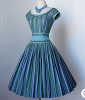 Fabricant de Mode d'Inspiration Vintage Robe Midi Fleurie de Haute Qualité pour Femmes Élégantes en Coton 100% Biologique