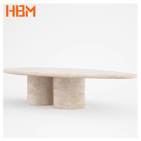 Table moderne en travertin naturel poli de style nordique pour salon de villa de luxe