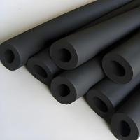 Tuyau d'isolation moderne en caoutchouc et plastique écologique avec feuille d'aluminium à cellules fermées, résistant à l'humidité, pour les systèmes CVC et les tuyaux de plomberie