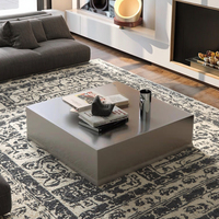 Table basse minimaliste italienne en acier inoxydable pour meubles de salon Table d'appoint de canapé moderne simple et non pliable