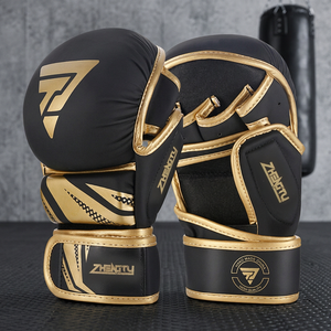 ถุงมือ UFC MMA สีดำ 7 ออนซ์ สำหรับการต่อสู้สีทอง ทำจากหนัง PU ระบายความชื้นได้ดี เหมาะสำหรับการฝึกซ้อมและการต่อสู้แบบ Grappling ปิดด้วยแถบตีนตุ๊กแก ขนาด L ปรับแต่งได้ - Product Image 3