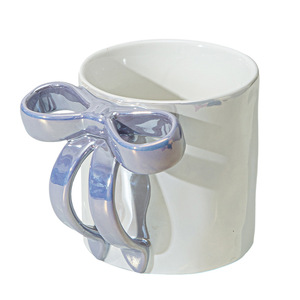 Caneca de Cerâmica Nórdica com Laço, Design a Laser com Revestimento de Alto Valor Cromático, Copo de Água com Toque Sofisticado para Festas e Visitas - Product Image 5