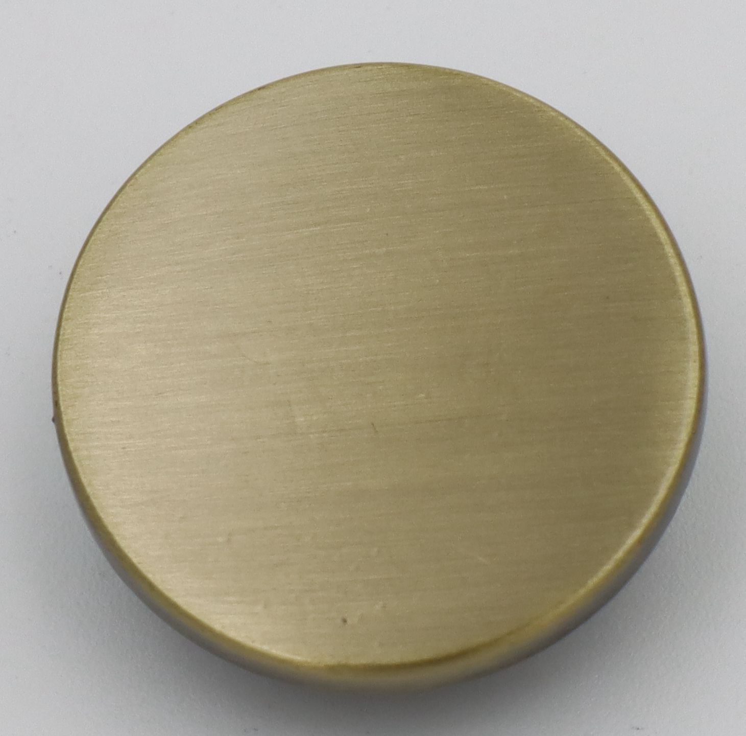 Brosse suspendue en laiton antique