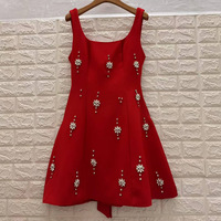 Robe courte trapèze élégante de style français pour femme, avec nœud papillon au dos, strass, col carré, sans manches