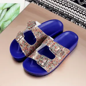 2024 neuzugang sandalen für damen modische designer-sommerschuhe slipper slides berühmte marken flache sandalen mit strass damen