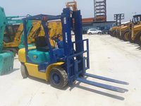 Chariot élévateur Komatsu 25 d'occasion de qualité supérieure, 2,5 tonnes, avec moteur, boîte de vitesses, pompe et roulement - Prix bas, cliquez pour plus de détails