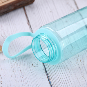 Bouteille d'eau portable en plastique 600 ml, anti-fuite, écologique, pour le sport et la remise en forme, vaporisateur de brume pour usage extérieur - Product Image 4