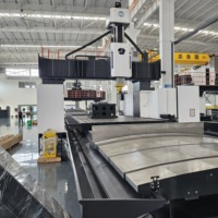 Fraiseuse à portique CNC GMC/DVF8052, broche BT50, changement d'outil automatique FANUC, couple super élevé de 3600 N.m pour le tournage de métaux