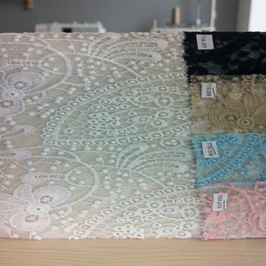 Tissus en polyester 100% tissé avec broderie en dentelle RASCHEL, 51/52'', densité personnalisable pour robes de mariée, rideaux et tissus d'ameublement - Product Image 3