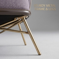 Fauteuil minimaliste moderne de luxe - Fauteuil d'appoint incurvé avec un mélange de tissu et de cuir et pieds en métal doré pour salon, hôtel