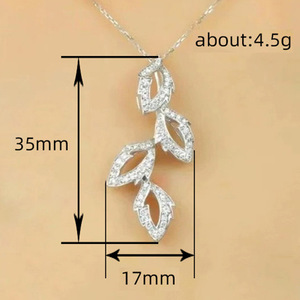 Collana con Ciondolo a Foglia Lunga per Donne, Design Botanico, Accessorio da Collo per Uso Quotidiano - Product Image 4