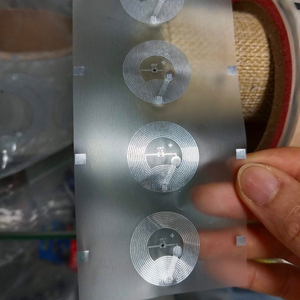 Jhcd Tùy Chỉnh Chống-Kim Loại 13.56Mhz <span class=keywords><strong>Rfid</strong></span> <span class=keywords><strong>Tag</strong></span> <span class=keywords><strong>Lf</strong></span>/Hf/Uhf NFC Đồng Xu 106kb/S 213 Pet 30Mm Dia 106kb/S <span class=keywords><strong>Rfid</strong></span> <span class=keywords><strong>Tag</strong></span> Cho Khách Sạn - Product Image 2