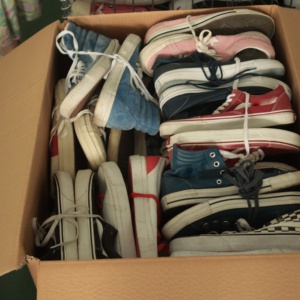 GZ Venta al por mayor en el Reino Unido Tamaños mixtos originales Ukay <span class=keywords><strong>Zapatos</strong></span> Pacas Ropa y <span class=keywords><strong>zapatos</strong></span> usados de segunda mano <span class=keywords><strong>Zapatos</strong></span> mixtos usados - Product Image 3