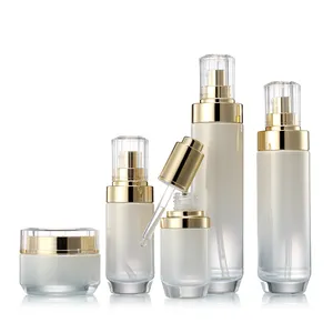 Ensemble de bouteilles cosmétiques en verre de luxe de haute qualité bouteille de pompe de lotion tonique vide personnalisée et pot de crème pour le visage pour les soins de la peau