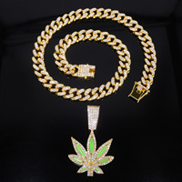 Collier Hip Hop plaqué or avec pendentif feuille de chanvre en alliage et cristal, chaîne torsadée Singapour, style diamant mode