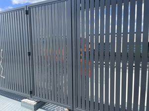 Panneaux muraux horizontaux en alliage d'aluminium sur mesure, résistants à la rouille, pour clôtures d'intimité extérieures, installation facile - Product Image 2