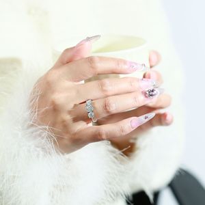 แหวนเพชรโมอิสสีเงินสเตอร์ลิงประดับ S925 1 + 2 + 1กะรัตสามเพชรคลาสสิกหรูหราขายดีในยุโรป - Product Image 3