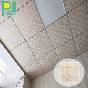 Tuiles de panneau de gypse stratifiées colorées par PVC bon marché Offre Spéciale pour le <span class=keywords><strong>plafond</strong></span> - Product Image 2