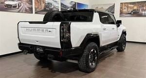 SUV Usado Limpio con Tracción Total, Asientos de Cuero, R18, ACC, Edición Ligera, Automático, Cámara Trasera, 4 Puertas, Cabina Doble, en Venta - Product Image 4