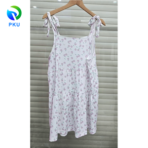 ชุดเดรสลายดอกไม้ แบรนด์ PKU รุ่น PKU-023 คอ<span class=keywords><strong>วี</strong></span> แขนยาว ดีไซน์หรูหรา พร้อมจีบ  กระเป๋าแ<span class=keywords><strong>ล</strong></span>ะของใช้ทั่วไปมือ<span class=keywords><strong>สอง</strong></span> ผ้าชีฟอง - Product Image 4