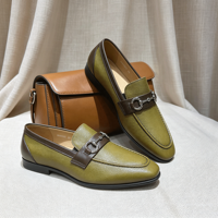 Chaussures en cuir décontractées pour hommes, mocassins en cuir véritable avec fermoir, faits à la main, pour affaires et occasions décontractées, chaussures à enfiler haut de gamme