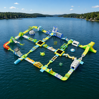 Plateforme gonflable combinée d'aventure intérieure/extérieure sur mesure pour parc aquatique et aire de jeux