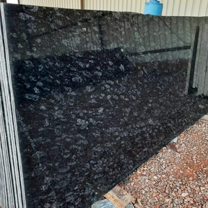 Grande dalle de granit noir majestueux, comptoir moderne pour cuisine, salle à manger, salle de bain, extérieur, poli, affûté, sablé, naturel - Product Image 1