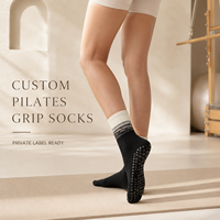 Chaussettes personnalisées brodées mignonnes en coton bambou et élasthanne, antidérapantes avec points en silicone, respirantes et à séchage rapide, idéales pour le yoga et le pilates, collection automne