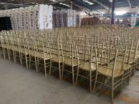 Chaises Kiavari dorées empilables à bas prix pour les mariages, les banquets, les événements et les réceptions d'hôtel