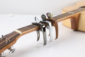 <span class=keywords><strong>Guitarra</strong></span> acústica directa de fábrica Starway, <span class=keywords><strong>guitarra</strong></span> popular eléctrica, ukelele clásico, abrazadera de <span class=keywords><strong>Metal</strong></span>, capo, accesorios para instrumentos de cuerda - Product Image 5
