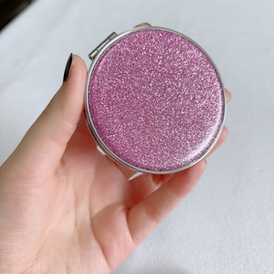 Biểu Tượng Tùy Chỉnh Có Thể Gập Lại PU Long Lanh Da Trang Điểm Gương Đồng Bằng Mỹ Phẩm Mini Kim Loại Nhỏ Gọn Túi Gương Vanity Gương - Product Image 6