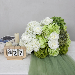 Bola de Flores Artificiales Romántica Hecha a Mano de 45 cm, Verde, para Decoración de Mesa de Boda, Centro de Mesa Escolar, de Larga Duración - Product Image 3