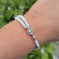 Gelang Rosario Medali Ajaib dengan Salib, Manik-manik Aquamarine Biru Muda 4mm Buatan Tangan, Perhiasan Kristen