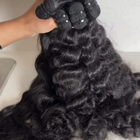 Paquete de cabello humano virgen indio natural sin procesar, rizado y ondulado, de una sola capa, con cutícula alineada, estilo birmano, para venta al por mayor