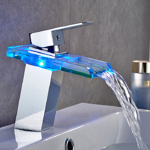 Robinet de lavabo moderne à montage sur plan, à LED trois couleurs, avec cascade et cartouche céramique, en promotion - Product Image 5