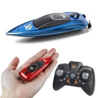 Bateau RC miniature télécommandé 2.4G pour piscine et aquarium, jouet en plastique, double moteur électrique, lumière LED, grande vitesse