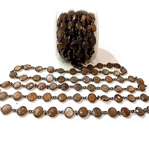 Piedra Lunar Gris Natural en Forma de Moneda, Briolette de 11 mm, Conector de Bisel, Cadena Vendida por Pie - Product Image 1