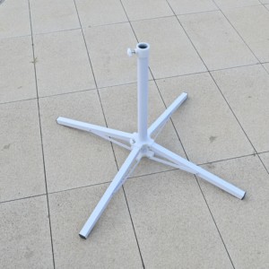 Sombrilla para Exteriores con Ventilación y Forro Plateado, 1.3m, UPF50+, Impermeable, de Poliéster, con Poste de Hierro Ajustable para Jardín, Cafetería, Patio - Product Image 2