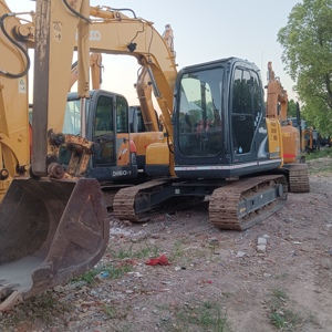 Excavadora Pequeña Kobelco SK75 Usada, Fabricada en Japón, con Motor y Caja de Cambios, Peso Operativo de 7 Toneladas, Capacidad de Cucharón de 0.4m - Product Image 3